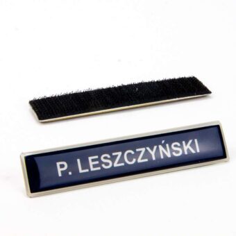 Identyfikator imienny lub numeryczny do munduru wyjściowego i służbowego SW metalowo-polimerowy z taśmą samoszczepną